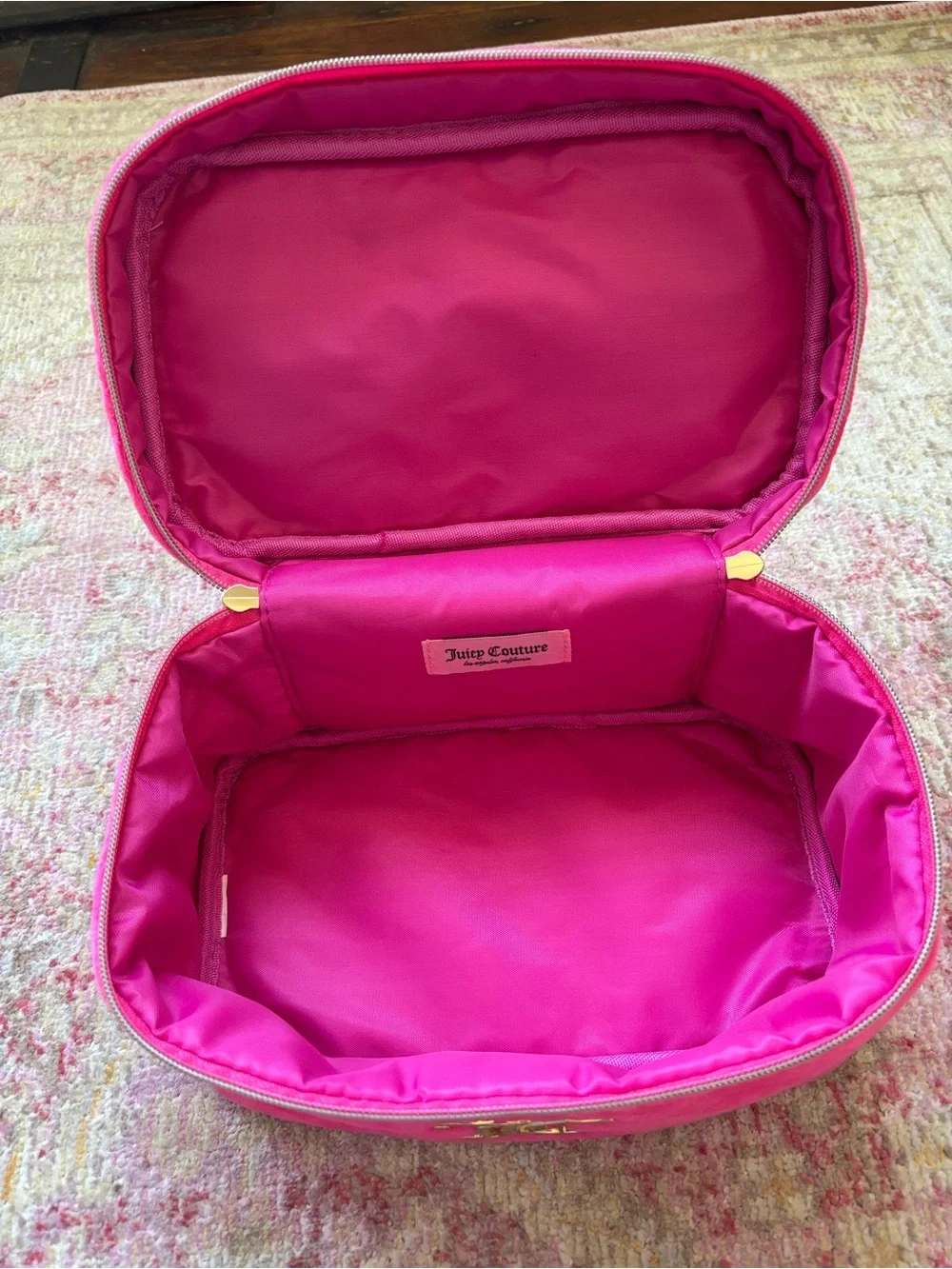 NWOT Juicy Couture \\ makeup bag